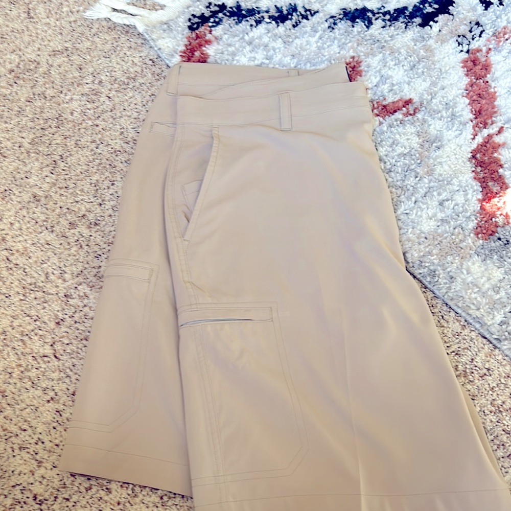 Chaps Khaki men’s shorts